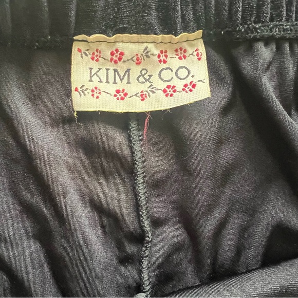 Black Wide-Leg Velvet Crop Pants Medium - Picture 2 of 6